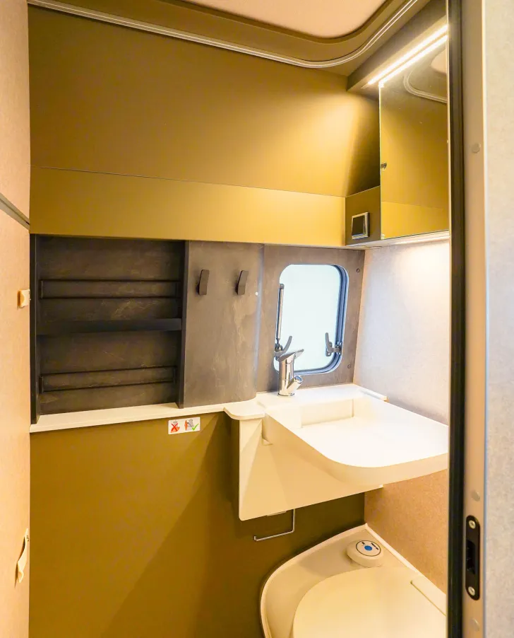 Fahrzeugbild Hymer Grand Canyon S CrossOver 600 VORTEIL: 18.040 EUR #13