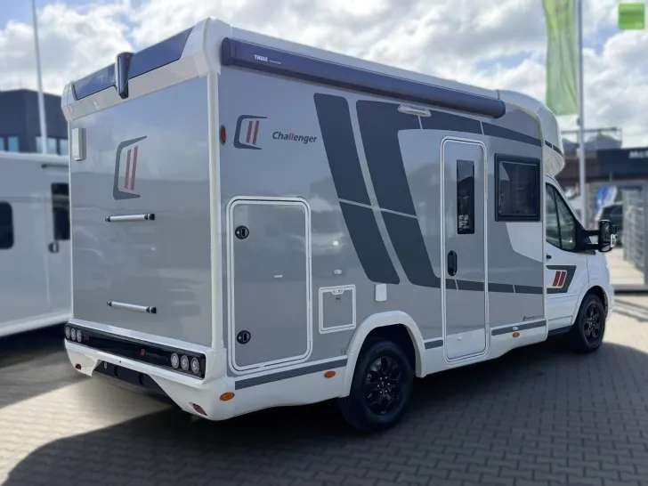 Fahrzeugbild Challenger Teilintegriert Graphite Edition 250 Drive Arctic #4