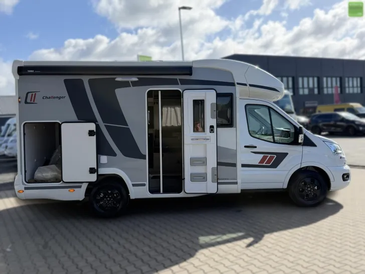 Fahrzeugbild Challenger Teilintegriert Graphite Edition 250 Drive Arctic #7