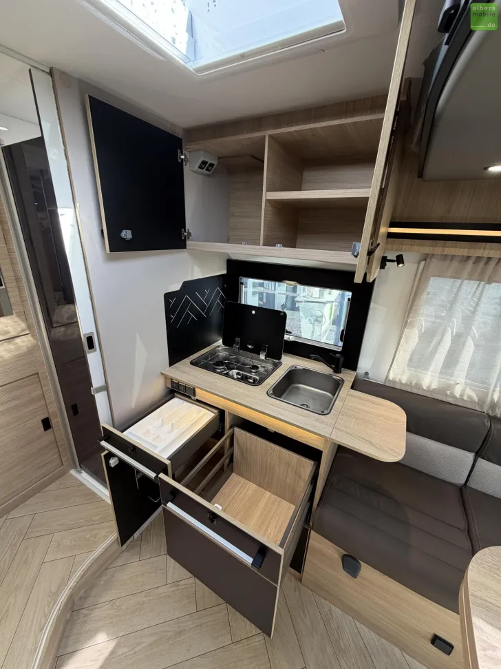 Fahrzeugbild Challenger Teilintegriert Graphite Edition 250 Drive Arctic #15