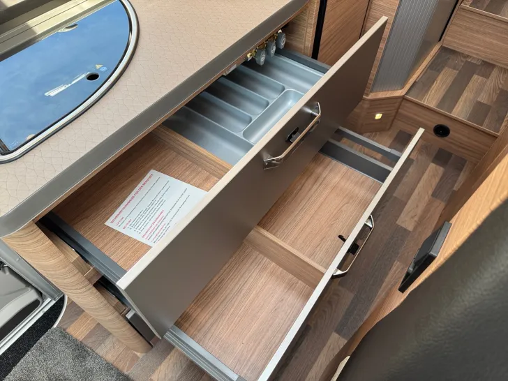 Fahrzeugbild Weinsberg CaraCompact 600 MEG EDITION [PEPPER] *Modell 2026* #14