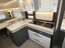 Fahrzeugbild Hobby Excellent 560 CFe - viel SA, Zustand neuwertig - #16