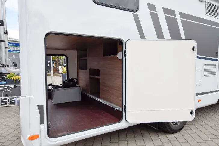 Fahrzeugbild Carado T447 pro+ *Hubbett* #26