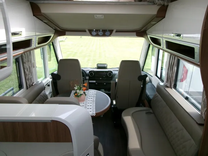Fahrzeugbild Carthago chic e-line I 61 XL LE Mercedes #6