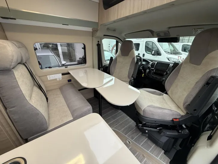 Fahrzeugbild Forster Livin Up Pro FV 636 EB Vibe Automatik - Markise #8