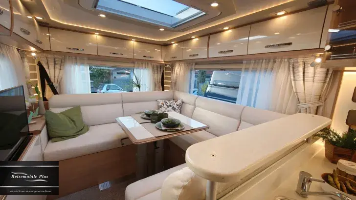 Fahrzeugbild Phoenix 8300 QRSLX  Sonderbau . große Garage Hecksitzgr #3
