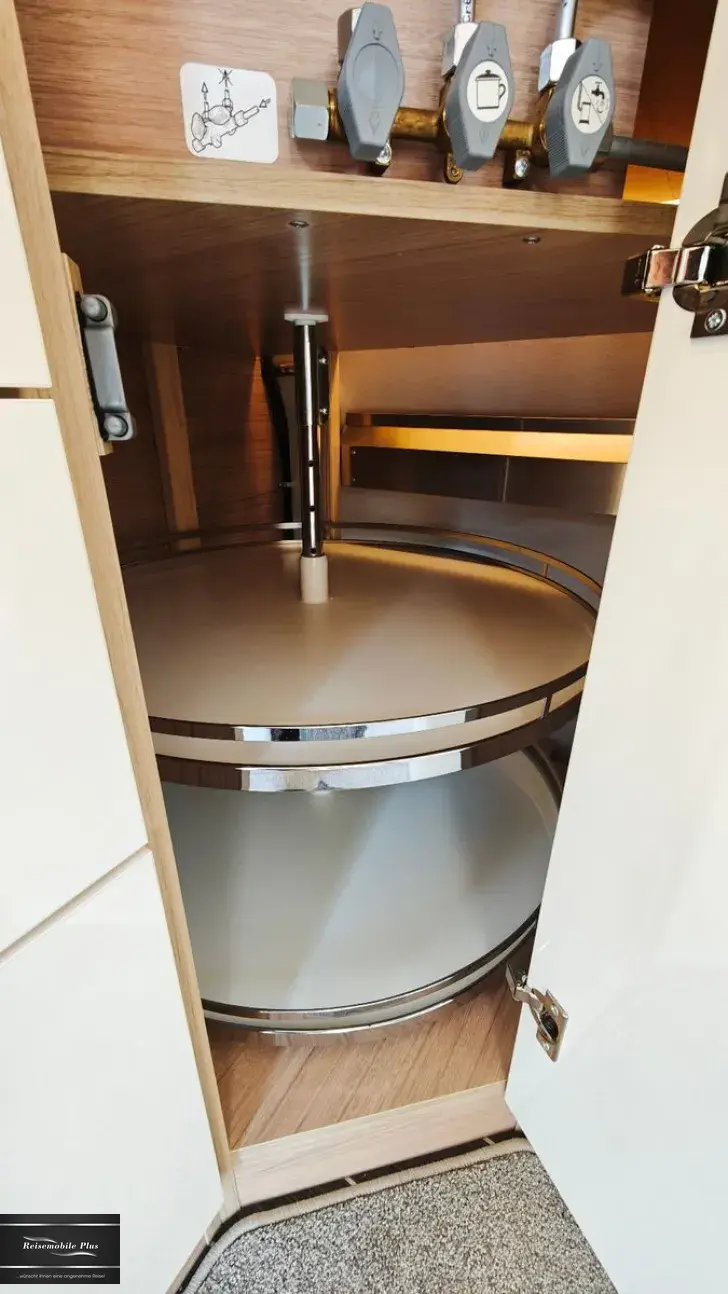 Fahrzeugbild Phoenix 8300 QRSLX  Sonderbau . große Garage Hecksitzgr #6
