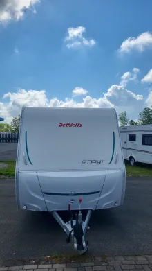 Frontal Vorne Dethleffs c' joy 410 QL Vorzelt & Autark
