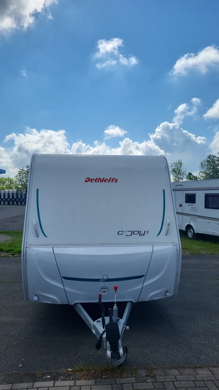 Frontal Vorne Dethleffs c' joy 410 QL Vorzelt & Autark