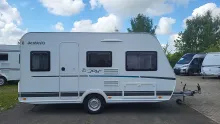 Seitlich Dethleffs c' joy 410 QL Vorzelt & Autark