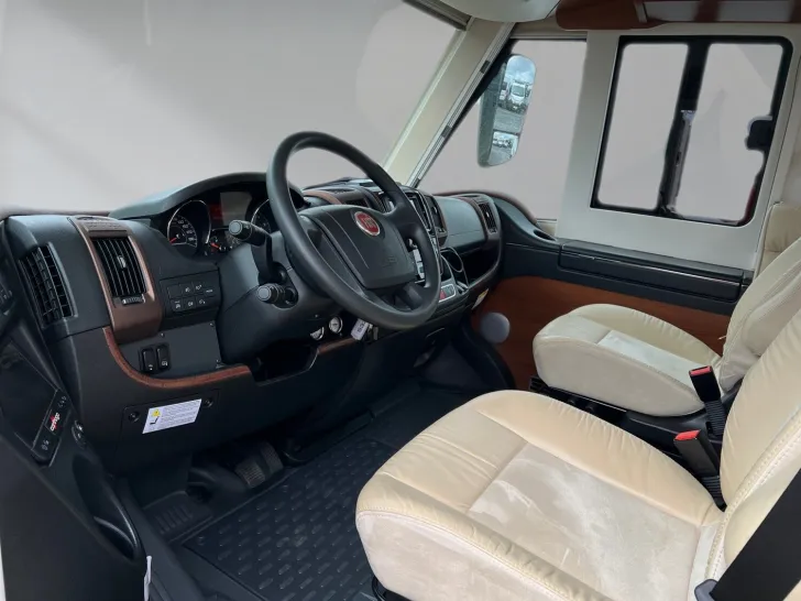 Fahrzeugbild Carthago chic c-line I 4.9 LE (532) #7