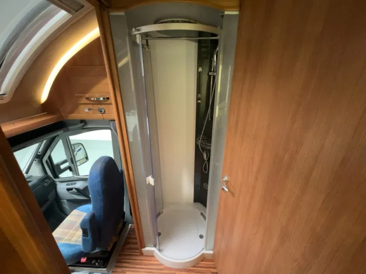 Fahrzeugbild Frankia FF4/Automatik/Rundsitz+Hubbett/Klima/Solar/AHK #14