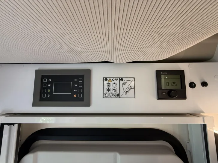 Fahrzeugbild Forster T FT745 EB Top-Ausstattung +TV +Markise +Hubbett #22