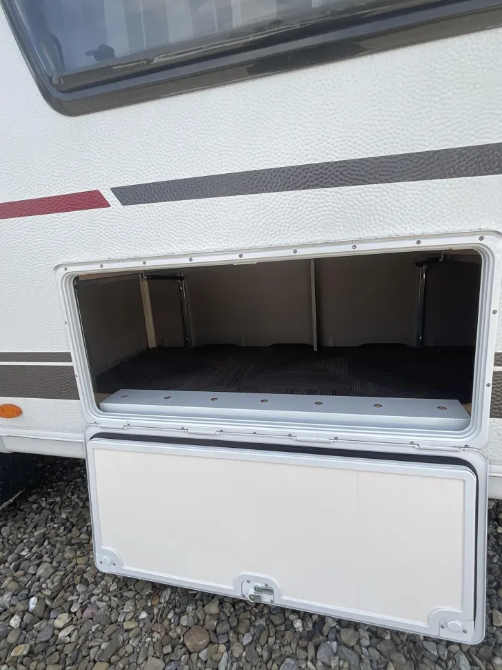 Fahrzeugbild Dethleffs c-go Active 475 EL Einzelbetten, leicht #6