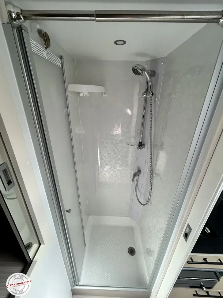 Fahrzeugbild Notin Progress VERA NP 124500€ 1 Hd. Solar Lithium #33