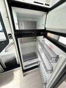 Fahrzeugbild Notin Progress VERA NP 124500€ 1 Hd. Solar Lithium #41