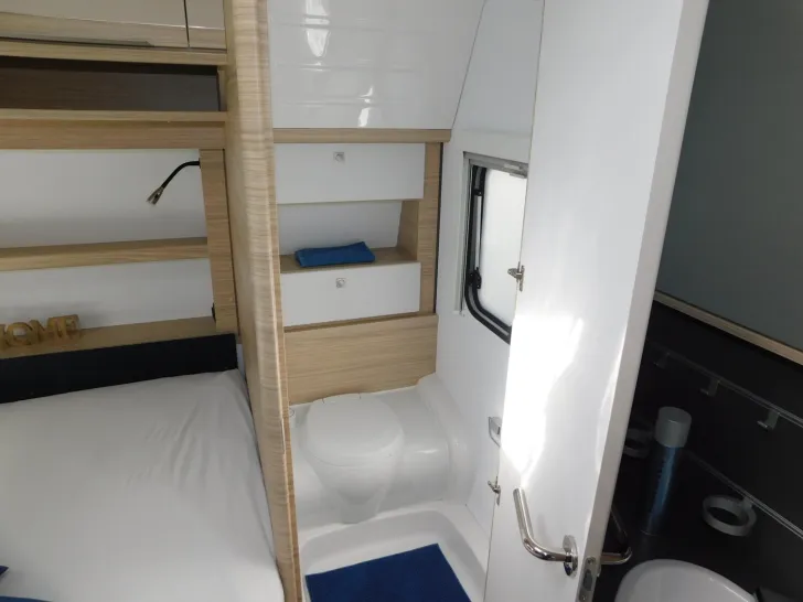 Fahrzeugbild Fendt Bianco Activ 445 SFB Markise, Radträger, Autark #17