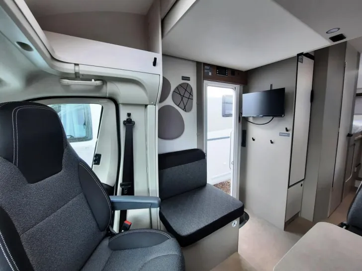 Fahrzeugbild LMC Tracer 730 EL Verfüg./Sparen Sie 15.235,- € #8