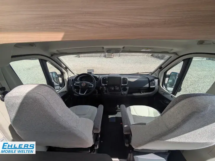 Fahrzeugbild Knaus BoxStar 60 YEARS 630 FREEWAY Sonderausstattung 60 JEARS/Solar/Markise/Lithium/AHK/Wechselrichter/SAT/TV #8