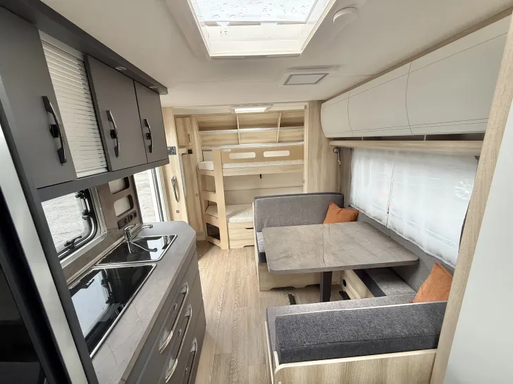 Fahrzeugbild Hobby De Luxe 540 KMFe Neufahrzeug Modell 2026 #17