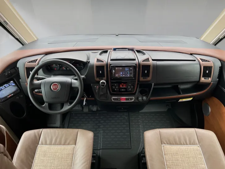 Fahrzeugbild Carthago chic c-line I 4.9 LE (527) #10