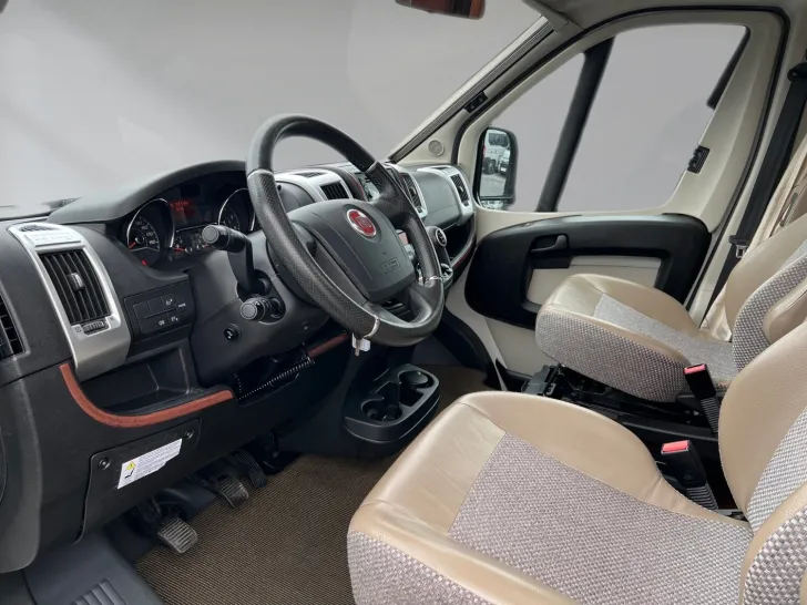 Fahrzeugbild Carthago chic c-line T 4.9 LE (526) #7