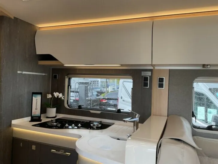 Fahrzeugbild Hymer BML 880-I / Autarkie / Solar / Hubstützen / Luft #9