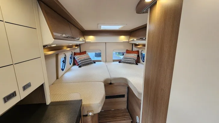 Grundriss Nacht Malibu Van Diversity 640 LE K charming GT skyview Wie neu: GT S