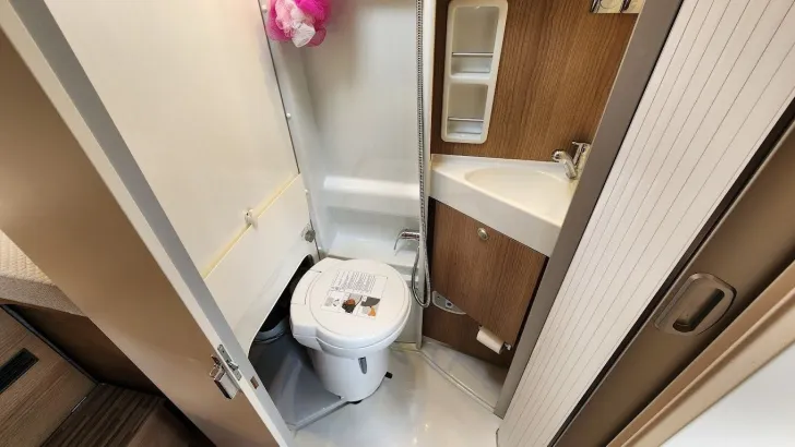Fahrzeugbild Malibu Van Diversity 640 LE K charming GT skyview Wie neu: GT S #10