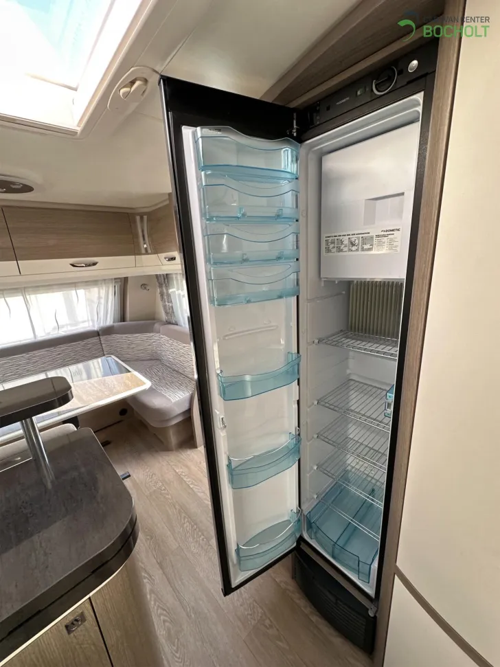 Fahrzeugbild Hobby Prestige 560 FC 2000 kg / Dusche / Markise #11