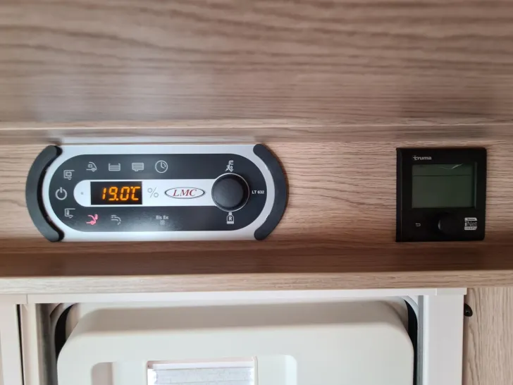 Fahrzeugbild LMC Cruiser 663 G "Grey Selection 150" *Solar + WR* #32