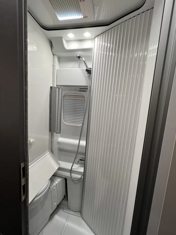 Fahrzeugbild Malibu Van first class - two rooms coupé 640 LE RB Fiat (749) #32