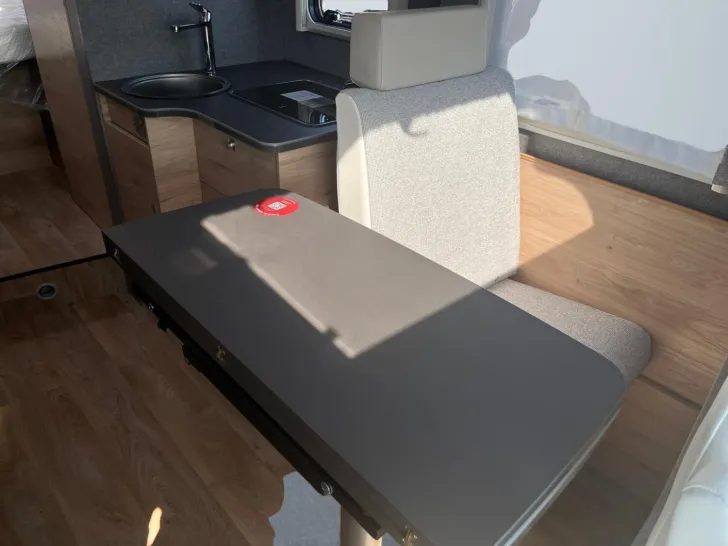Fahrzeugbild Dethleffs Just Go T 7055 DBL Active Paket Anhängekupplung #11