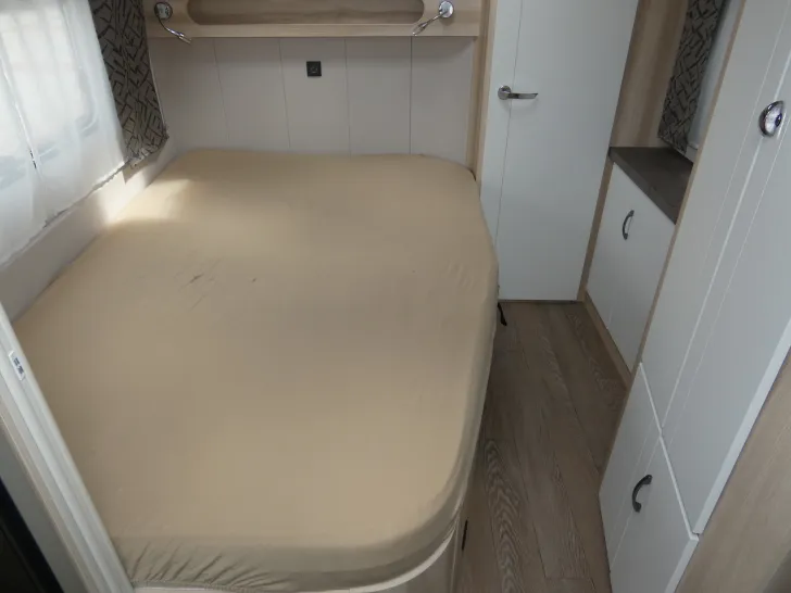 Fahrzeugbild Hobby De Luxe 495 WFB - Luftvorzelt, Mover, Combi 6E #18