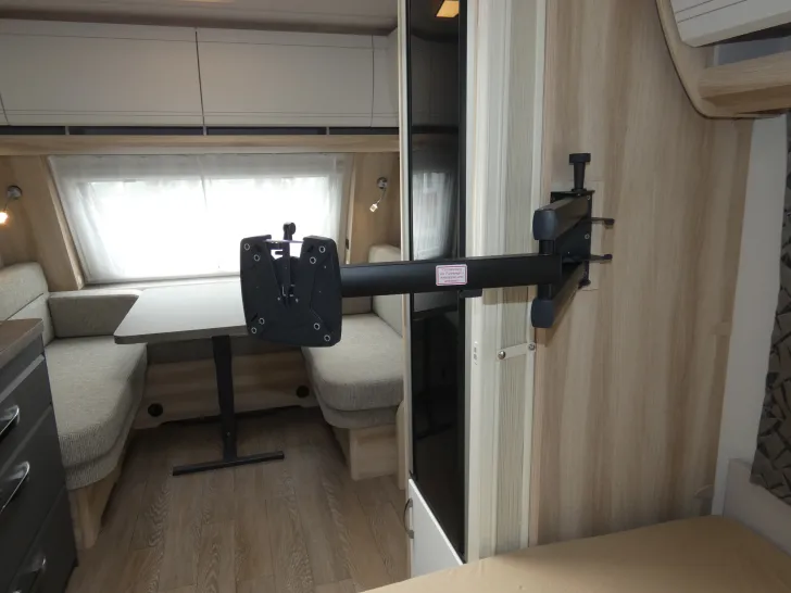 Fahrzeugbild Hobby De Luxe 495 WFB - Luftvorzelt, Mover, Combi 6E #19