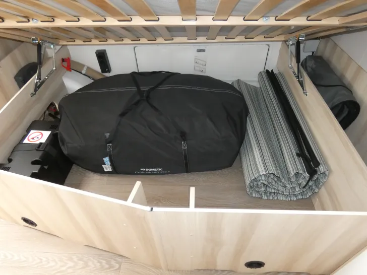 Fahrzeugbild Hobby De Luxe 495 WFB - Luftvorzelt, Mover, Combi 6E #25