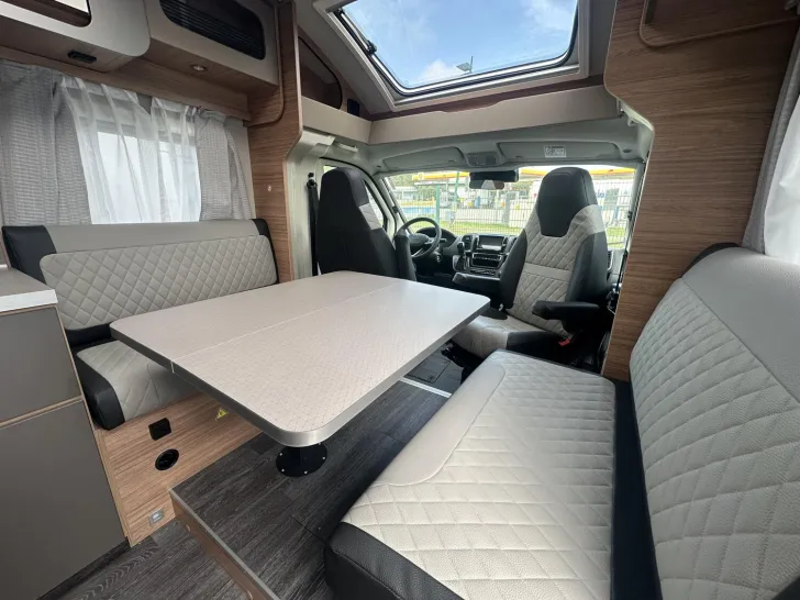 Fahrzeugbild Weinsberg CaraSuite 700 DX #9