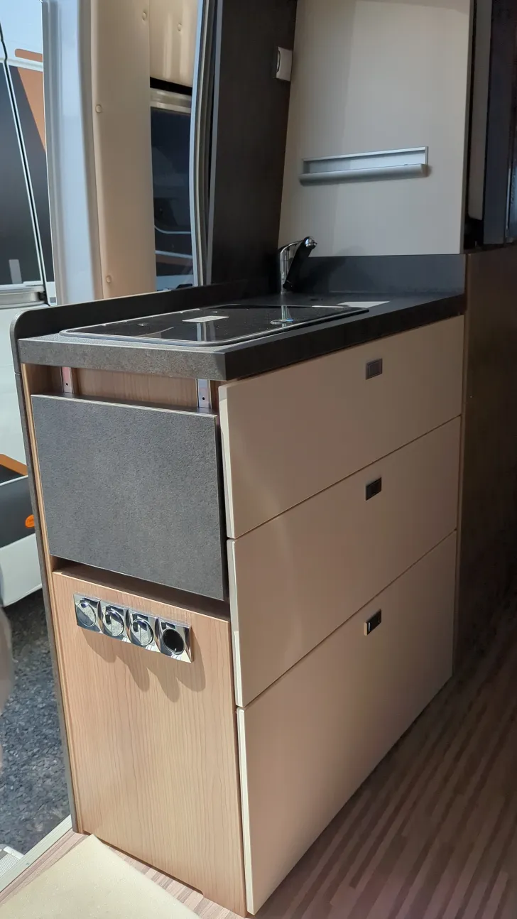 Fahrzeugbild Malibu Van Comfort 600 DB charming GT skyview #12