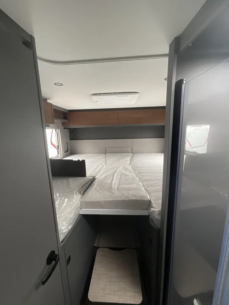 Fahrzeugbild Hymer B-Klasse MC T 680 *Hubbett*Autark*Solar* #10
