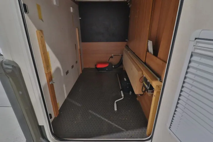 Fahrzeugbild Eura Mobil I 625 VB/Festbett/Hubbett/Garage/SAT/Solar #6