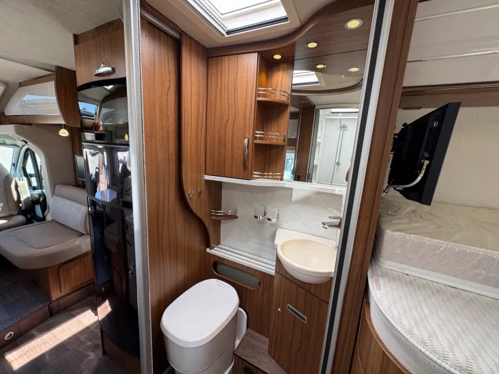 Fahrzeugbild Hymer Tramp CL 678 Golden Limited Solar*SAT*Markise #13