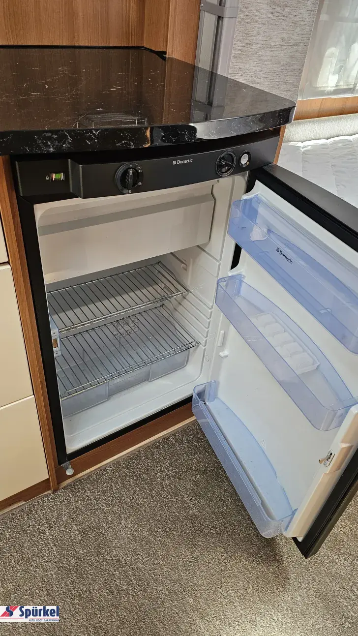 Fahrzeugbild LMC Musica 560 E Mover * Markise * Einzelbetten #12