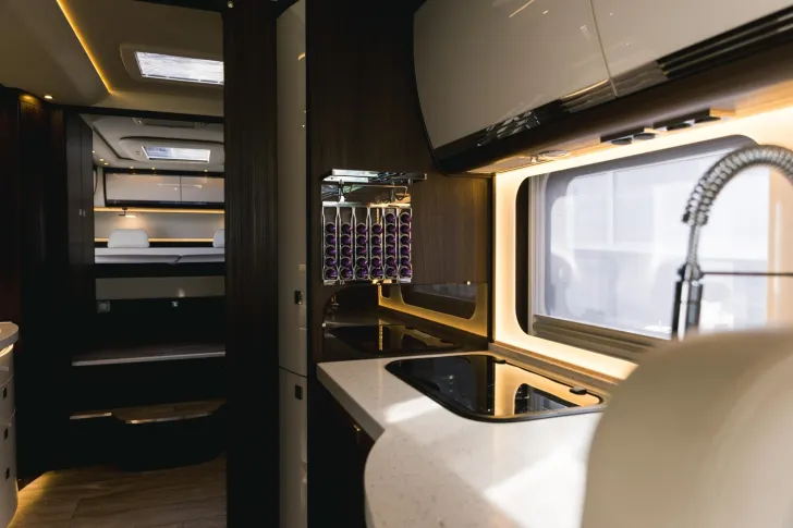 Fahrzeugbild Morelo Empire Liner 110 GSB mit PKW-Garage #25