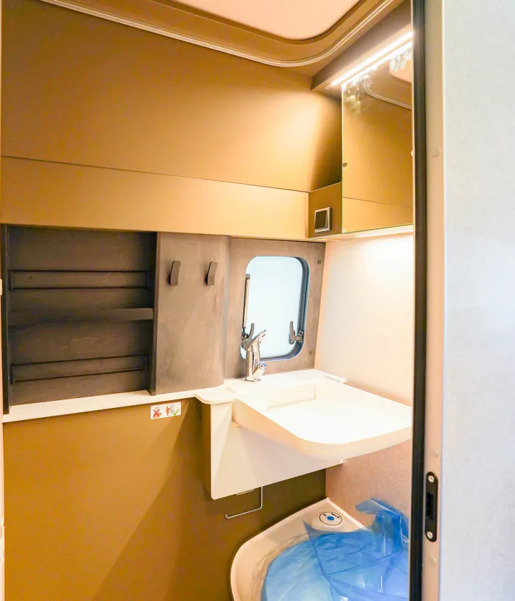 Fahrzeugbild Hymer Grand Canyon S CrossOver 600 VORTEIL: 11240 EURO #12