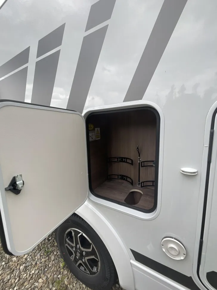 Fahrzeugbild Carado V 132 #7