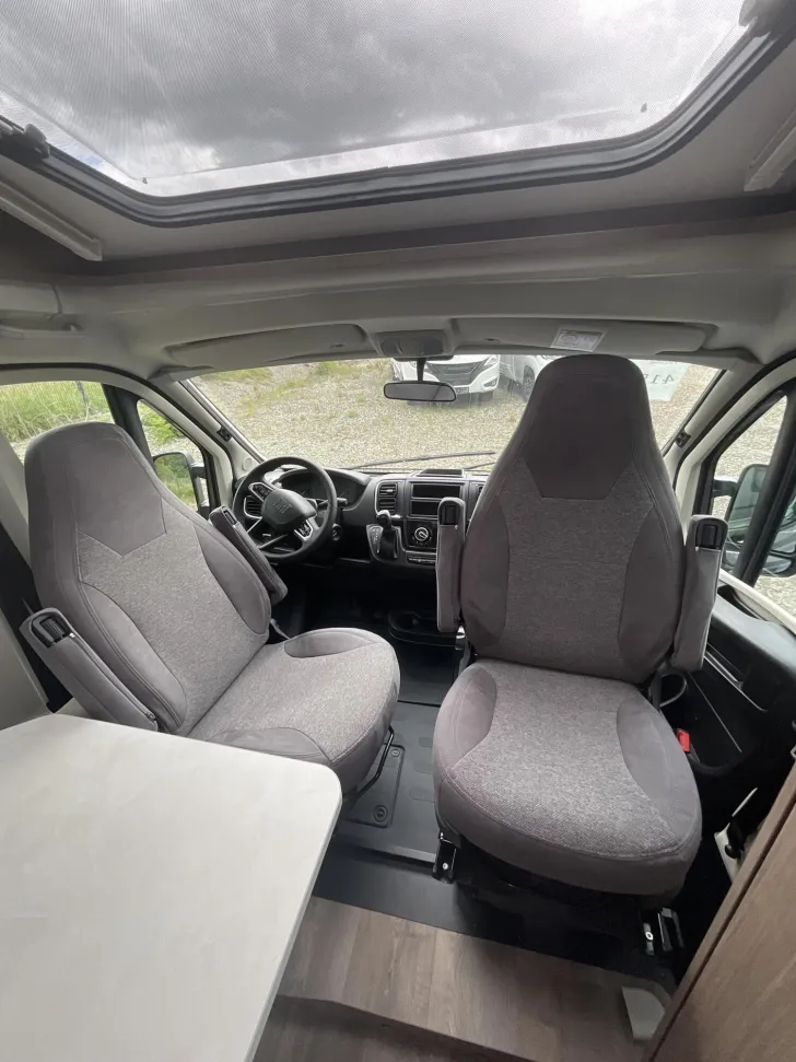 Fahrzeugbild Carado V 132 #18