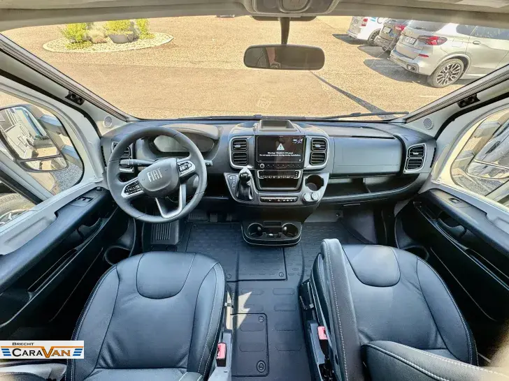 Fahrzeugbild Bürstner Signature SFT 7.0 ALDE/Hubstützen/Solar/180PS #4