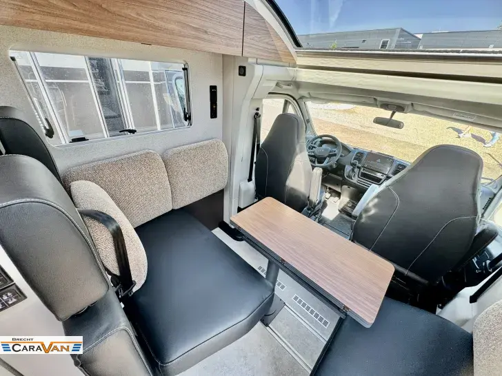 Fahrzeugbild Bürstner Signature SFT 7.0 ALDE/Hubstützen/Solar/180PS #21