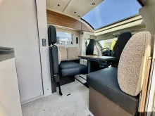 Fahrzeugbild Bürstner Signature SFT 7.0 ALDE/Hubstützen/Solar/180PS #3