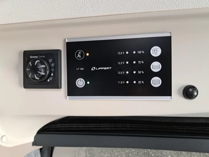 Fahrzeugbild Carado pro CV 541 Rahmenfenster, AWT isoliert #18